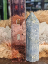 Load image into Gallery viewer, Blue calcite with peridot symbiotic stones