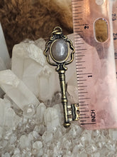Load image into Gallery viewer, Black moonstone pendant