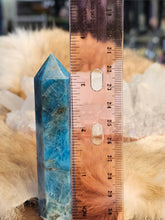 Load image into Gallery viewer, Blue apatite tower
