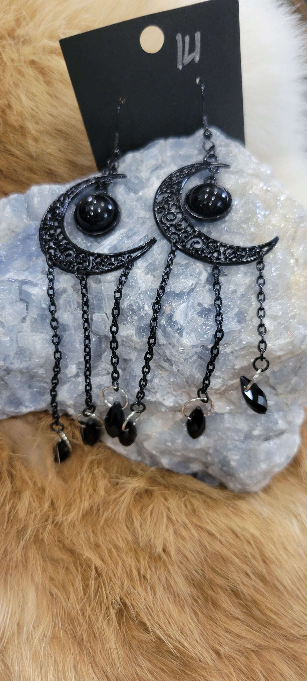 Black Cresent moon fashion earrings