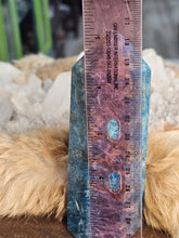 Load image into Gallery viewer, Blue apatite tower
