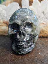 Load image into Gallery viewer, Labradorite skull blue flash
