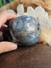 Load image into Gallery viewer, Labradorite skull blue flash
