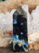 Load image into Gallery viewer, Labradorite tower
