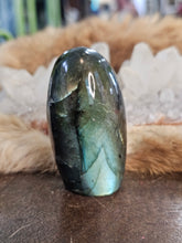 Load image into Gallery viewer, Labradorite free form
