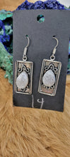 Load image into Gallery viewer, Druzy Agate fashion earrings
