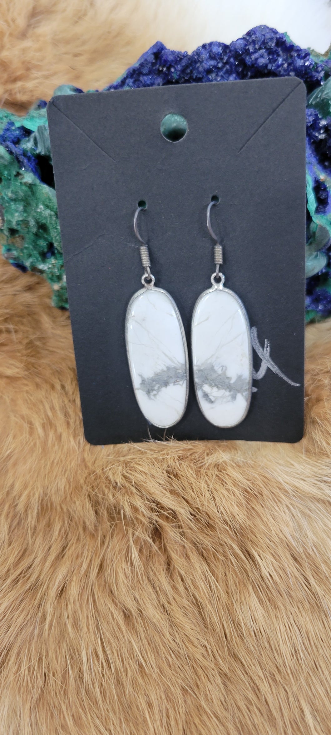 Howlite fashion earrings