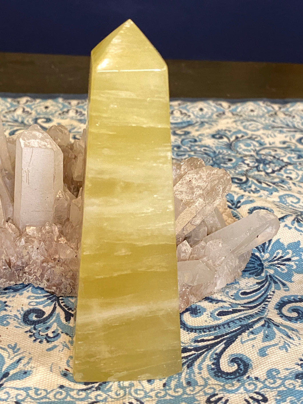 Lemon calcite tower